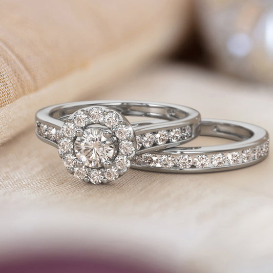 Dazzling Solitaire Bridal Ring Set