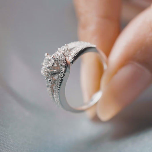 Glitter Twirl Solitaire Ring